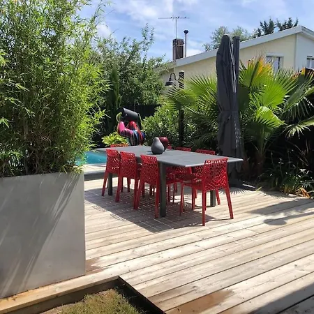 Lola Au Centre-ville De 4*