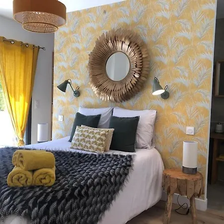 Lola Au Centre-ville De 4*