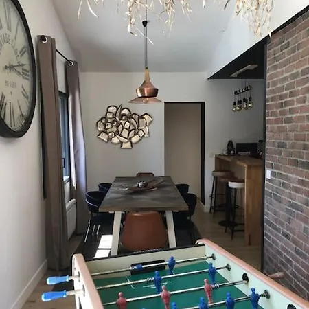 Lola Au Centre-ville De 4*